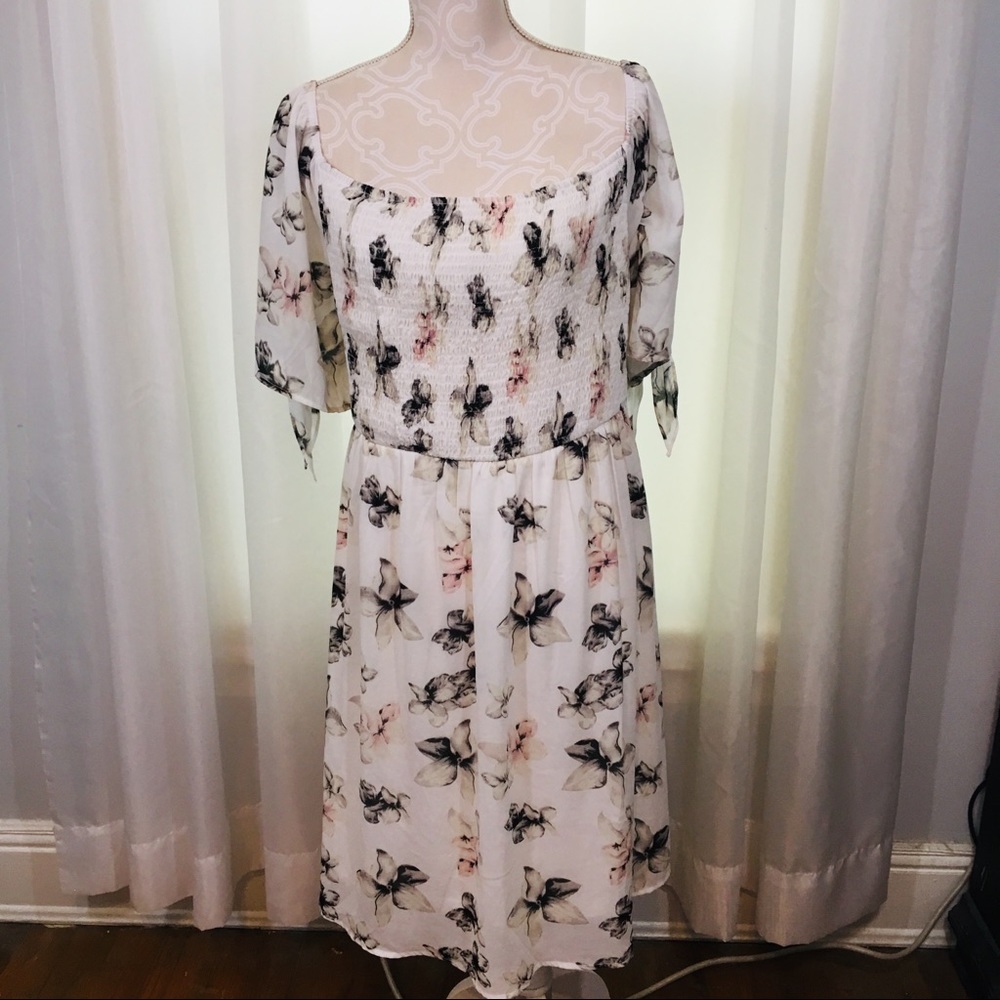 EUC Torrid Off-the-shoulder Chiffon Summer Dress